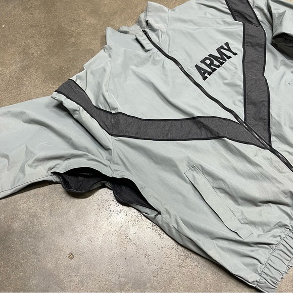 Vintage 90s Reflective Army Boxy Nylon Windbreaker Jacket - Picture 6 of 12